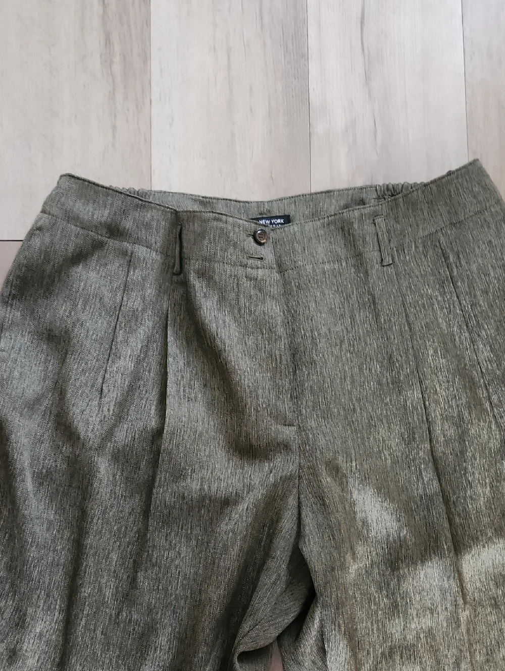 Jones New York Olive Gray Pleated Women's Dress Pants - Picture 3 of 6